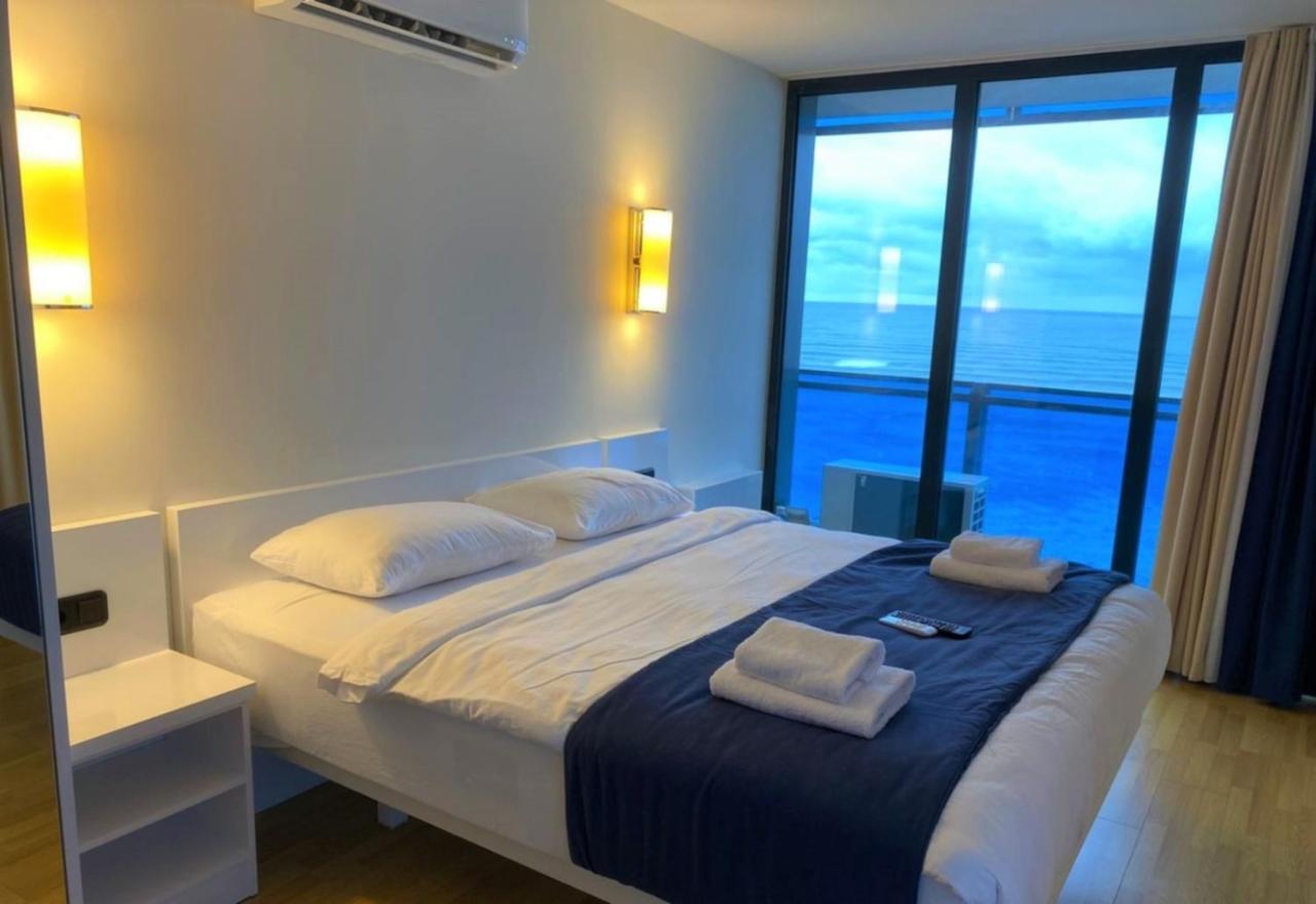 Orbi City Batumi Sea View Aparthotel Exteriör bild